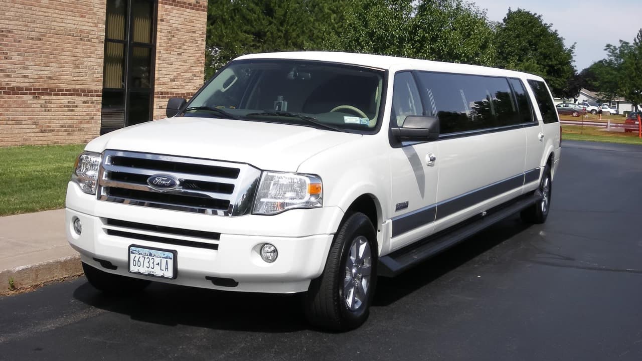 Book the Best Car Service Vancouver for Airport Transfers