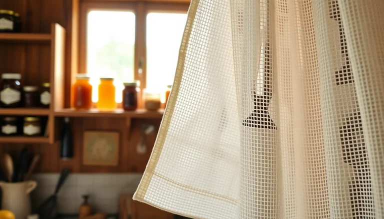 Kaasdoek zorgvuldig uitgehangen in een rustieke keuken met natuurlijk licht en sfeervolle achtergrond.